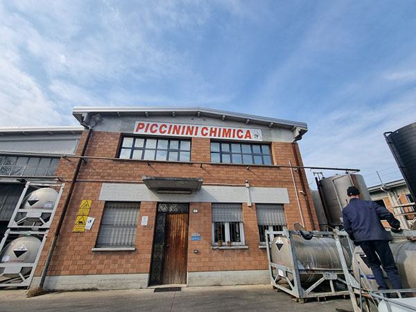 Prodotti-chimici-solidi-e-liquidi-modena